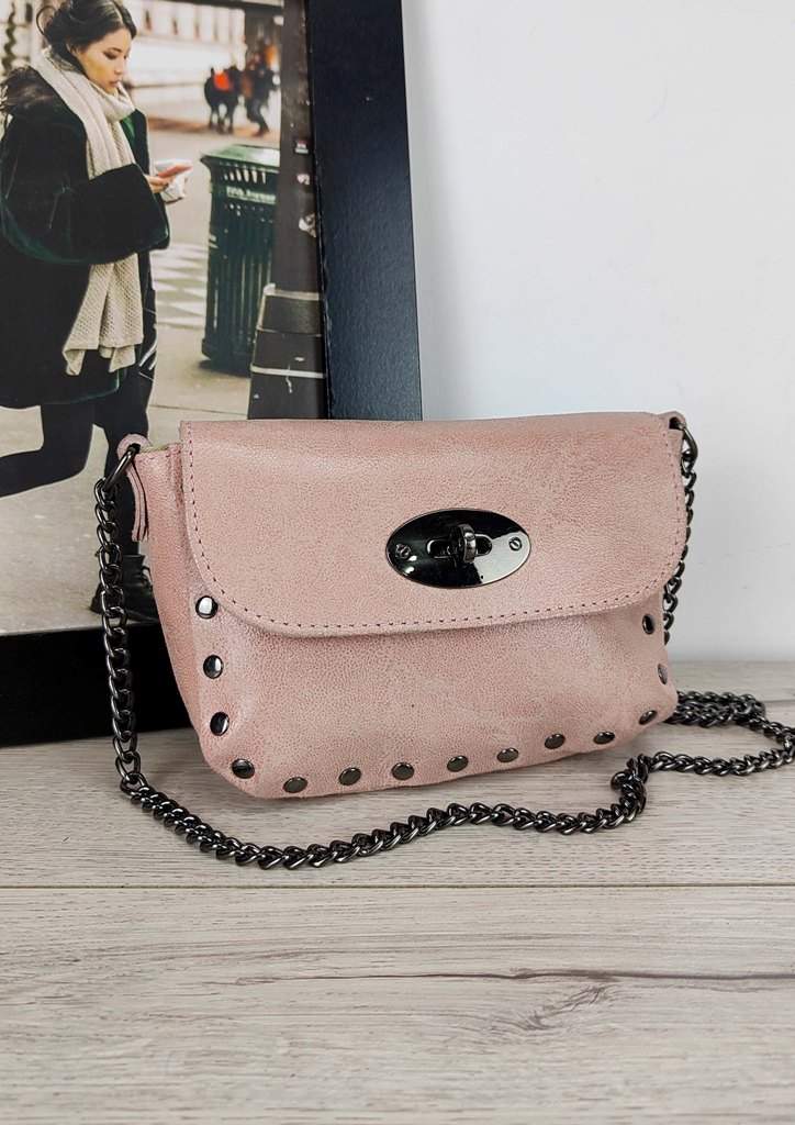 τσαντα-δερματινη-κουμπωμα-αλυσιδα