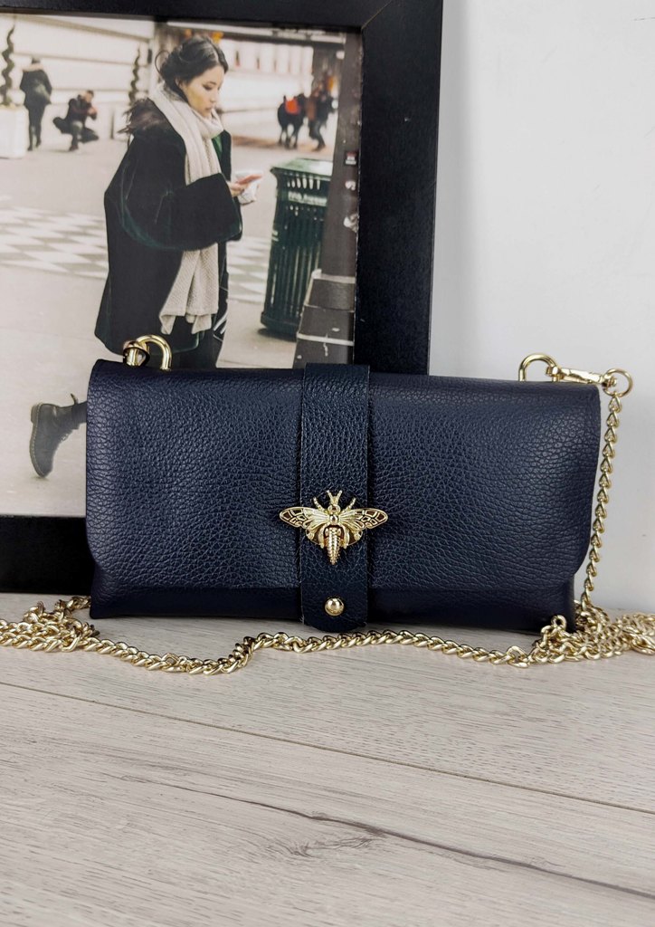 τσαντα-δερματινη-μελισσα-αλυσιδα