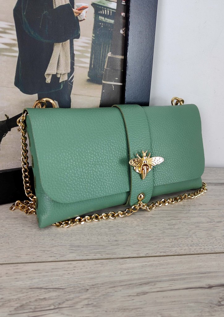 τσαντα-δερματινη-μελισσα-αλυσιδα