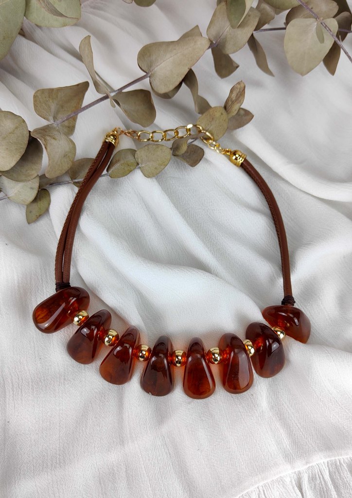 κολιε-κορδονι-πετρεσ