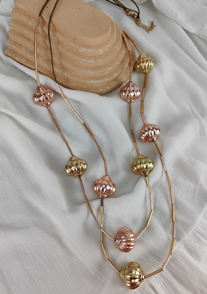 κολιε-διπλο-μακρυ-μεταλλικα-στοιχεια